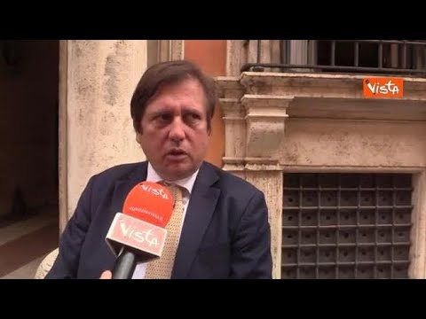 Sileri: “A maggio probabile la fine dell’obbligo mascherine al chiuso”