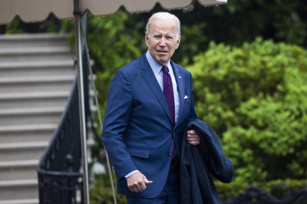 Ucraina, Biden annuncia altri aiuti, prosegue evacuazione da Mariupol