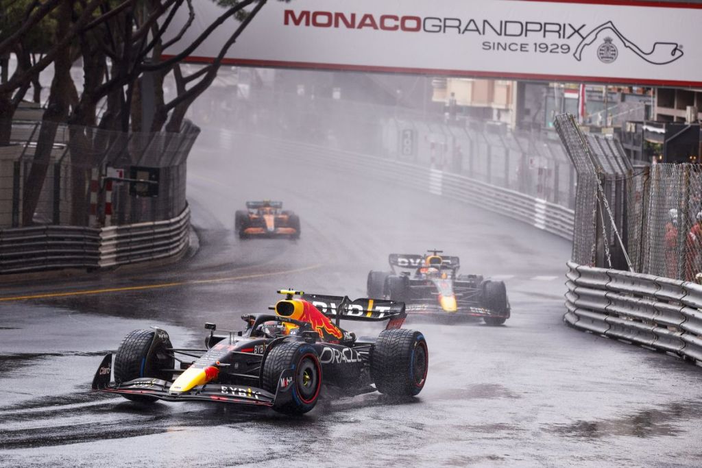 Perez trionfa al GP di Monaco, Sainz e Verstappen sul podio