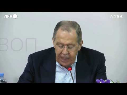 Ucraina, Lavrov: “Guerra ibrida totale dell’Occidente contro la Russia”