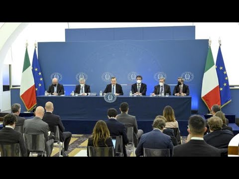 Draghi in conferenza stampa: «Scusate, siamo solo maschi»