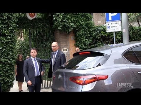 Letta e Conte dall’ambasciatore della Finlandia, sorrisi e selfie