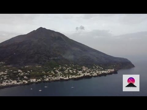 Incendio a Stromboli, le riprese dall’alto il giorno dopo la devastazione