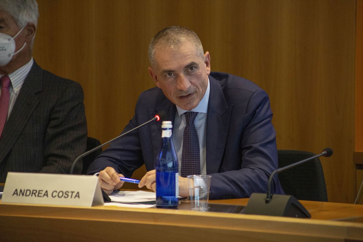 Costa “Mascherine su mezzi trasporto,ospedali,Rsa fino a fine settembre”