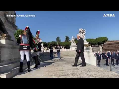 2 giugno, Mattarella depone una corona di alloro all’Altare della Patria