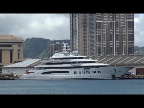 Ucraina, super yacht russo (sequestrato dagli Usa) arriva alle Hawaii