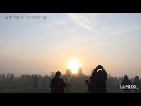 Solstizio d’estate, il video del sole che sorge a Stonehenge