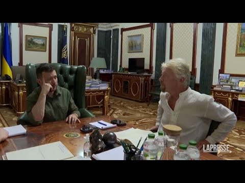 Ucraina, il miliardario Richard Branson a Kiev incontra Zelensky