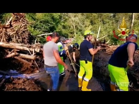 Maltempo in Lombardia, grandinate e forti piogge nel Varesotto: esondazioni e alberi caduti
