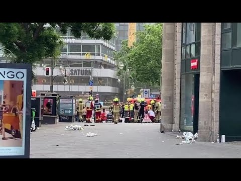 Berlino, auto sulla folla: immagini dei soccorsi