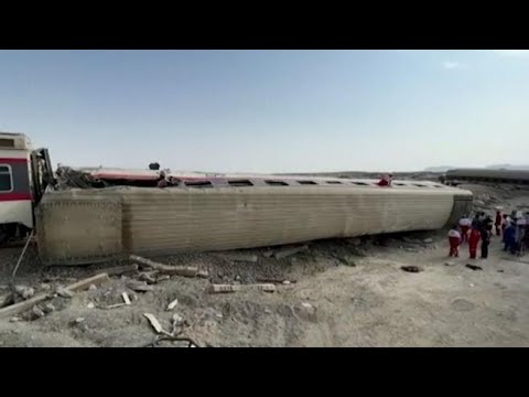 Iran, treno deragliato: i soccorritori al lavoro