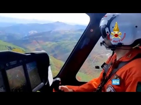 Elicottero disperso, il sorvolo dei soccorritori sull’appennino Tosco-Emiliano