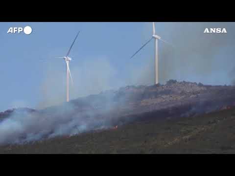 Incendi: Spagna, rogo nel parco eolico di Valmediano vicino a Zamora