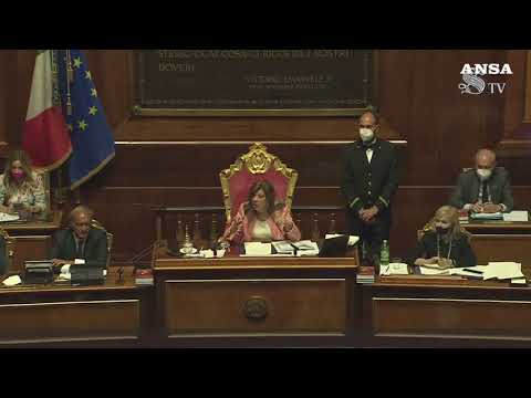 Governo, Draghi: “Si voti la fiducia sulla risoluzione Casini”