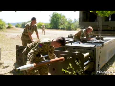 Germania, maxi esercitazione di artiglieria delle forze Nato