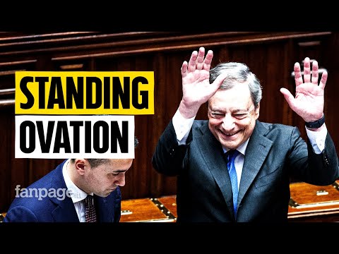 La standing ovation per Mario Draghi alla Camera: “A volte anche il cuore dei banchieri viene usato”