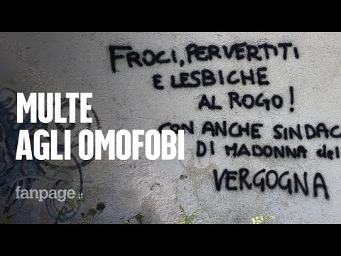 Muri imbrattati da scritte omofobe, l’ordinanza del sindaco: “Multa da 500 euro a chi discrimina”