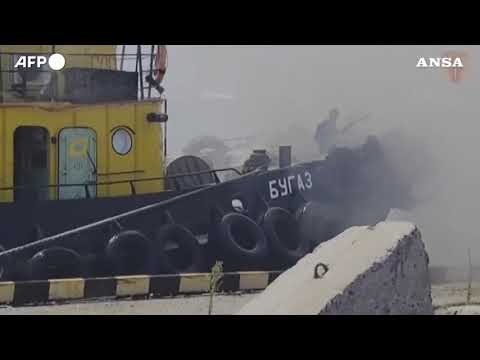 Ucraina, incendi nel porto di Odessa dopo l’attacco missilistico russo