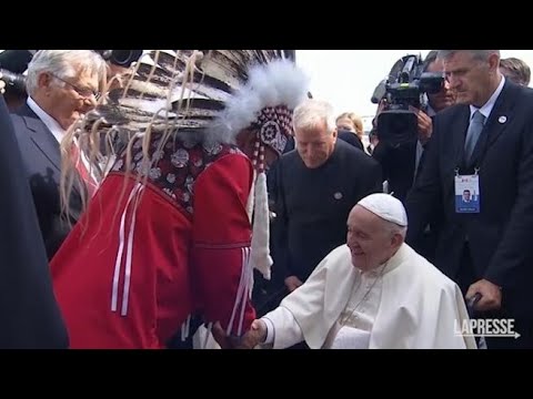 Il Papa arriva in Canada, ad attenderlo anche il premier Trudeau
