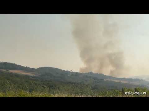 Incendio in Maremma, evacuato il paese di Cinigiano