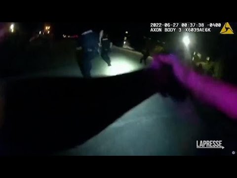 Usa, polizia uccide un afroamericano disarmato: l’inseguimento e gli spari