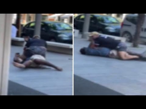 Il video del nigeriano ucciso a Civitanova Marche. I passanti riprendono senza intervenire