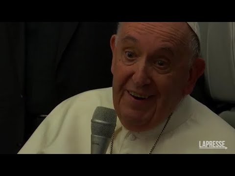 Papa: «Dimissioni? La porta è aperta ma non ho ancora bussato. Sarà il Signore a dirlo»