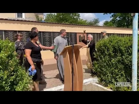 Rissa tra un prete russo e uno ucraino a colpi di crocifisso