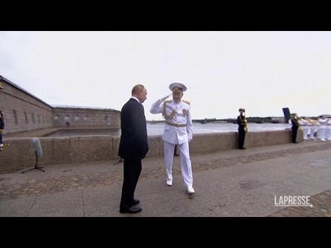 San Pietroburgo, Putin alle celebrazioni per la Giornata della Marina
