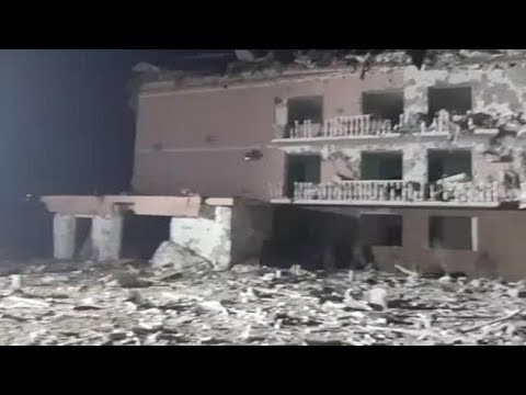 Ucraina: missili su un palazzo di Odessa, le prime immagini