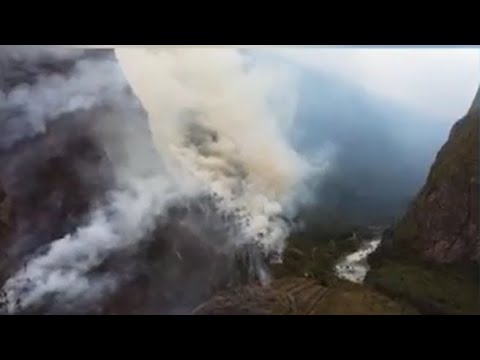 Machu Picchu, l’incendio devasta 40 ettari di vegetazione