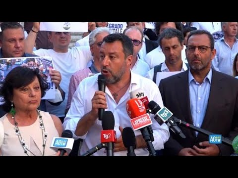 Salvini: «Ormai l’animale domestico dei romani è il cinghiale»