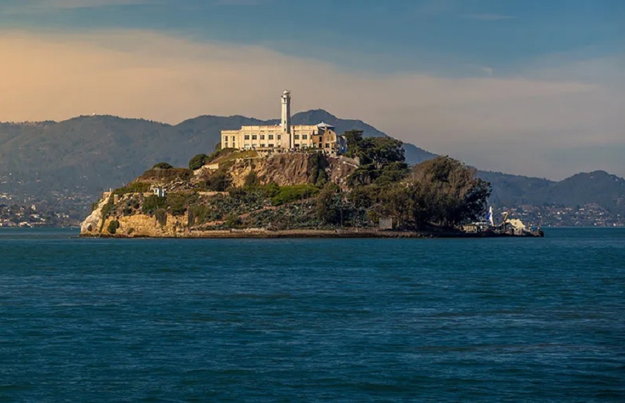 Il famigerato penitenziario di Alcatraz – I fatti di Pontelandolfo e Casalduni – La Firenze liberata