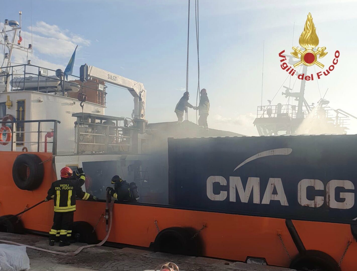 Scoppio al porto di Crotone, tre morti