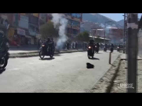 Scontri tra polizia e coltivatori di coca in Bolivia: i manifestanti chiedono la chiusura dei…