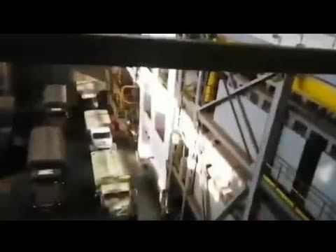 Ucraina, mezzi militari russi all’interno della centrale nucleare di Zaporizhzhia: il video