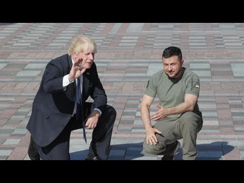 Ucraina, Boris Johnson a sorpresa a Kiev nel Giorno dell’indipendenza