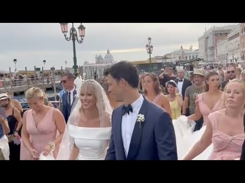 La passeggiata degli sposi a Venezia dopo la cerimonia