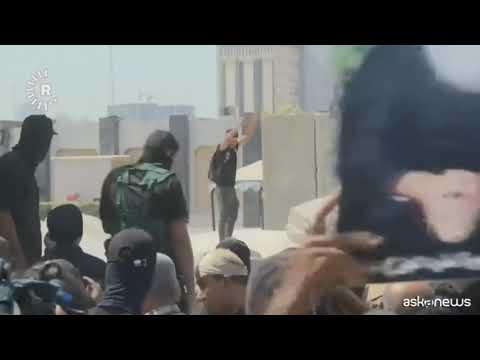Violenti scontri nella zona verde a Baghdad, almeno 23 morti