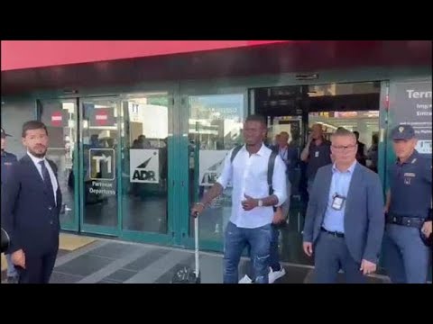 Mady Camara è arrivato a Roma: a Fiumicino l’accoglienza dei fan