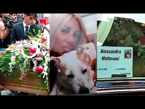 Alessandra Matteuzzi, uccisa dall’ex compagno: tante donne alla camera ardente