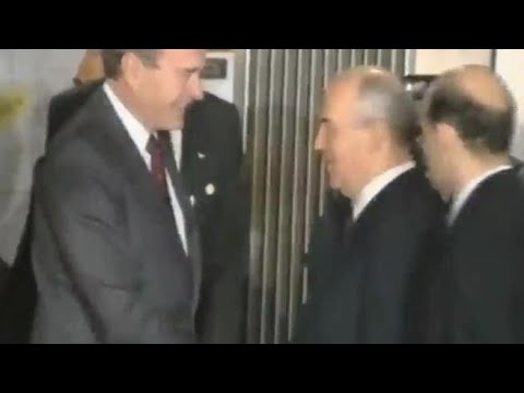 Morto Gorbaciov, lo storico summit con il presidente americano Bush a Malta