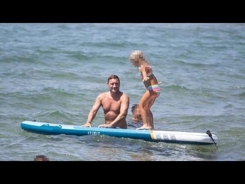 Totti prima vacanza da single a Sabaudia. E padre modello con la figlia Isabel