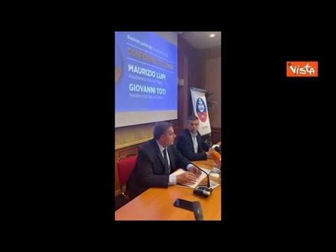 Toti scherza con i fotografi: «Alleanza squilibrata, Lupi è troppo magro. Fate attenzione»