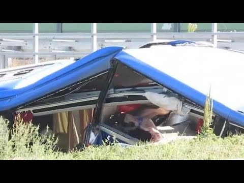 Croazia, bus diretto a Medjugorje si ribalta in autostrada: il video dell’incidente
