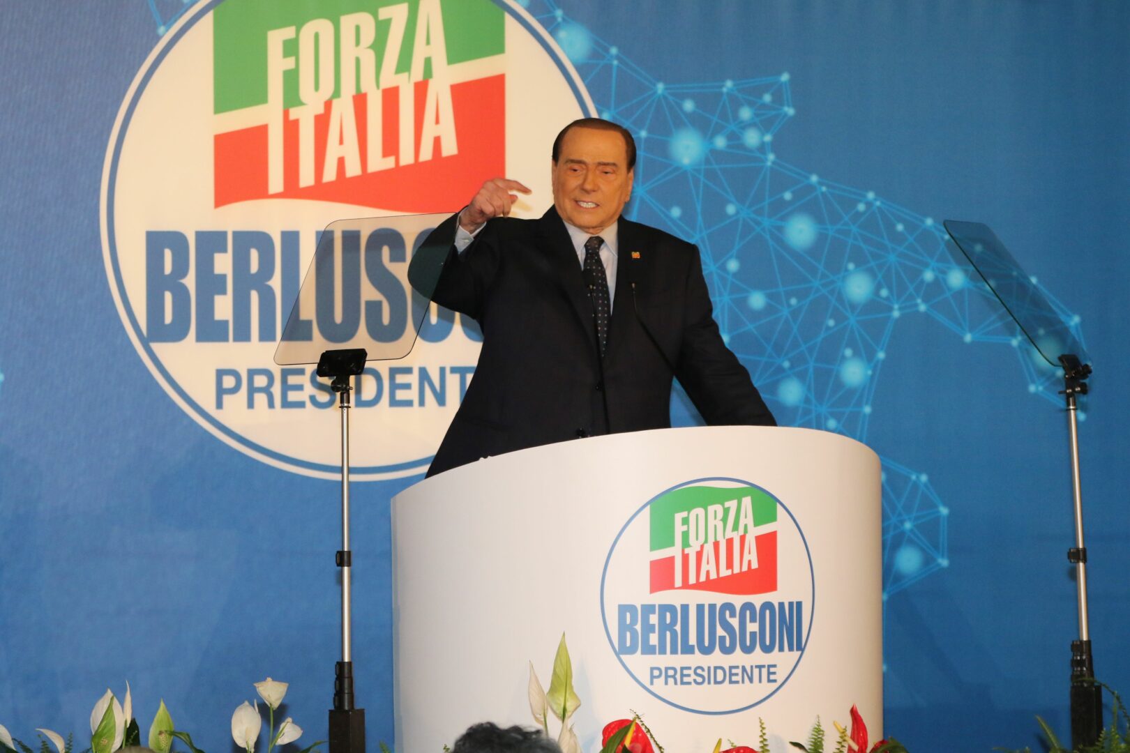 Elezioni, Berlusconi “Il comunismo incombe ancora. E’ un pericolo”