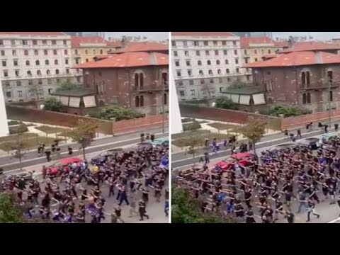 Champions League: i tifosi della Dinamo Zagabria in marcia verso San Siro, braccio destro teso