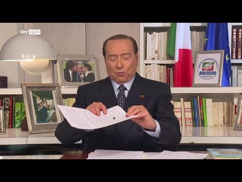 Berlusconi uccide un’altra mosca in diretta tv e la mostra al conduttore