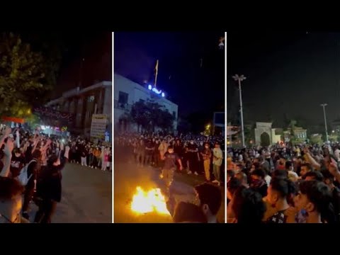 Morte di Mahsa, la protesta delle donne iraniane: si tagliano i capelli e bruciano l’hijab