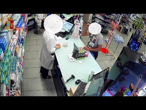 Minaccia la farmacista col taglierino: preso il rapinatore seriale
